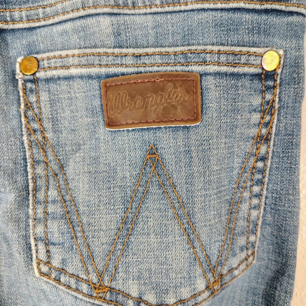 Wrangler Retro Kids‎ Relaxed Bootcut Distressed Medium Wash Jeans 27x24